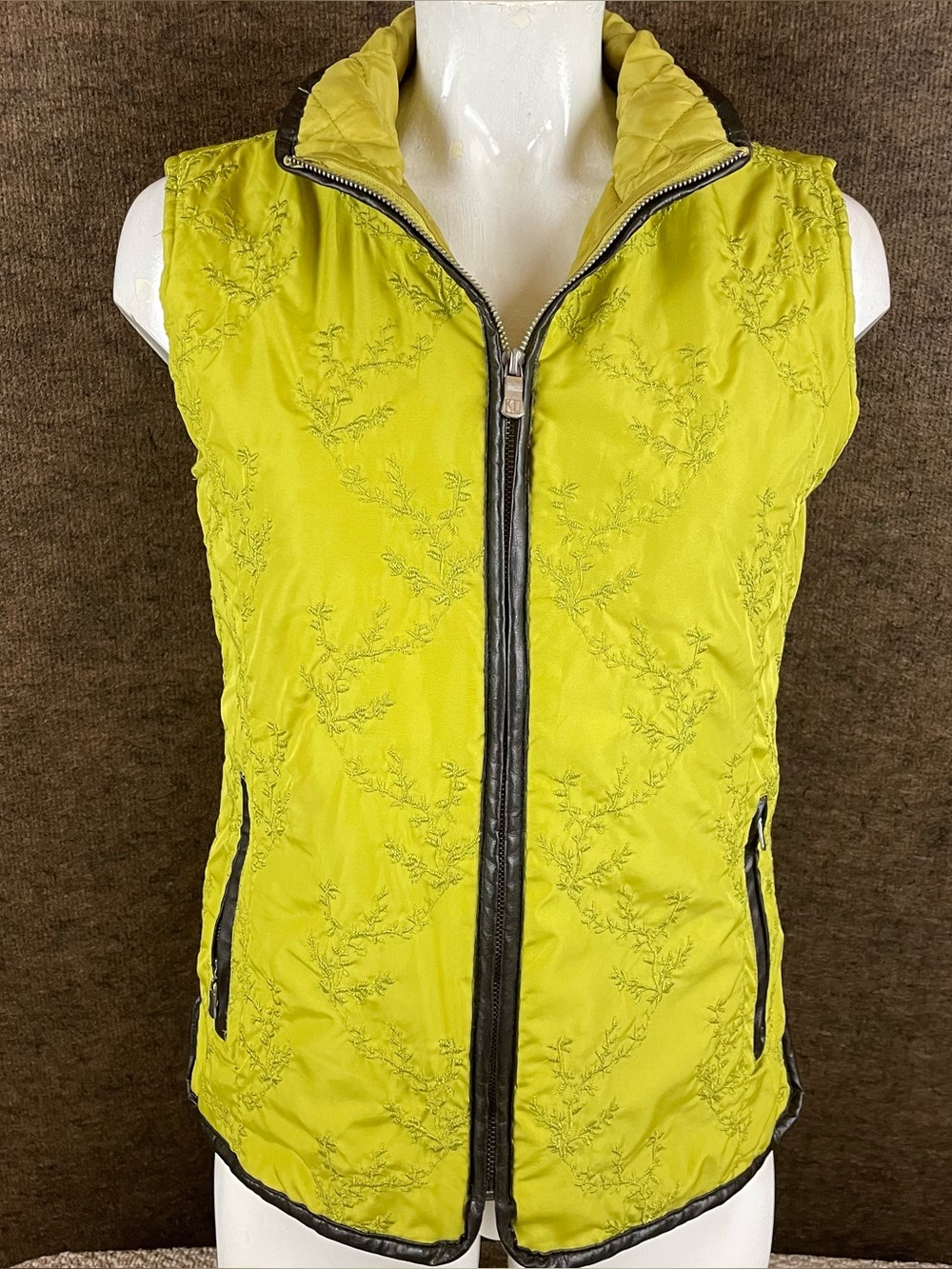 Carole Little Quilted Vest Women’s Medium Floral Embroidered Equestrian Cottage